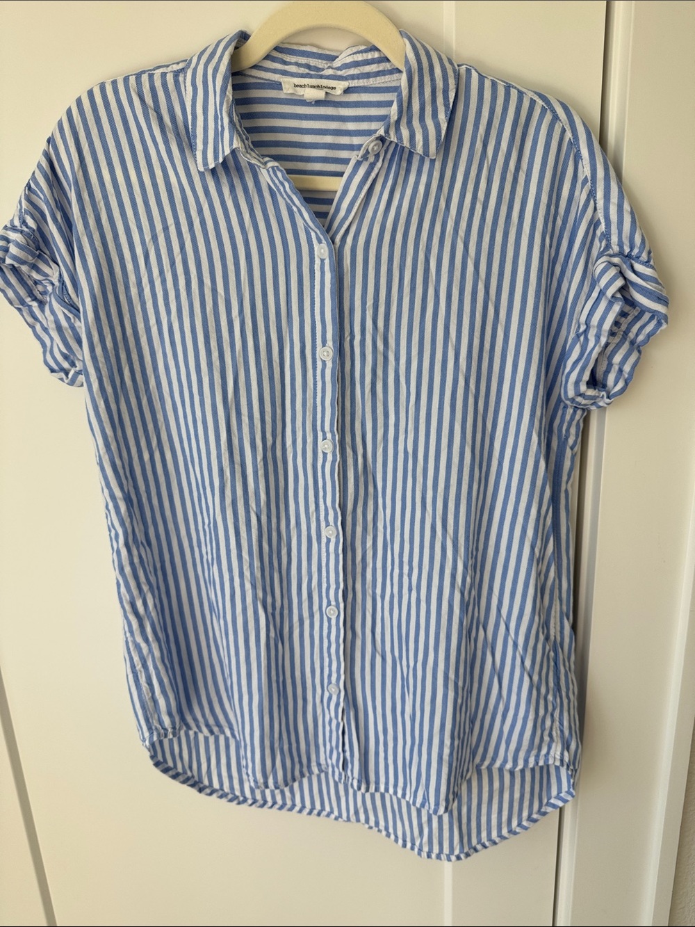 beachlunchlounge Light Blue and White Striped Short-Sleeve Button Shirt
